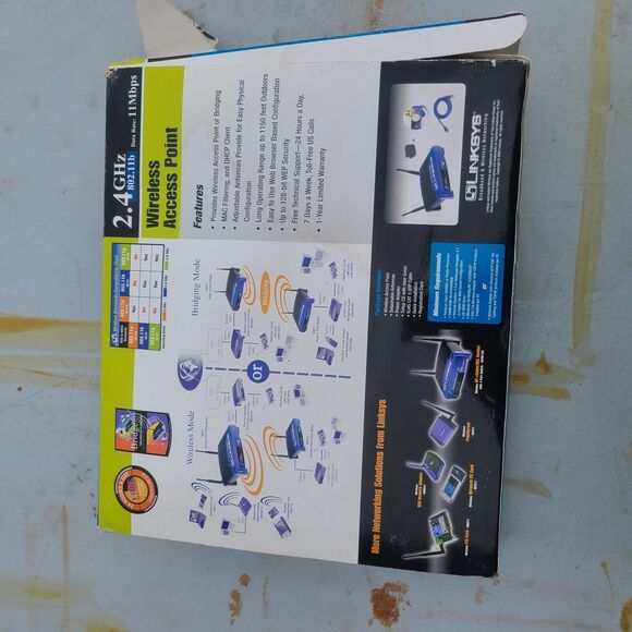 Linksys Wireless Ethernet Bridge 2.4 Ghz WAP11 - Picture 2 of 5